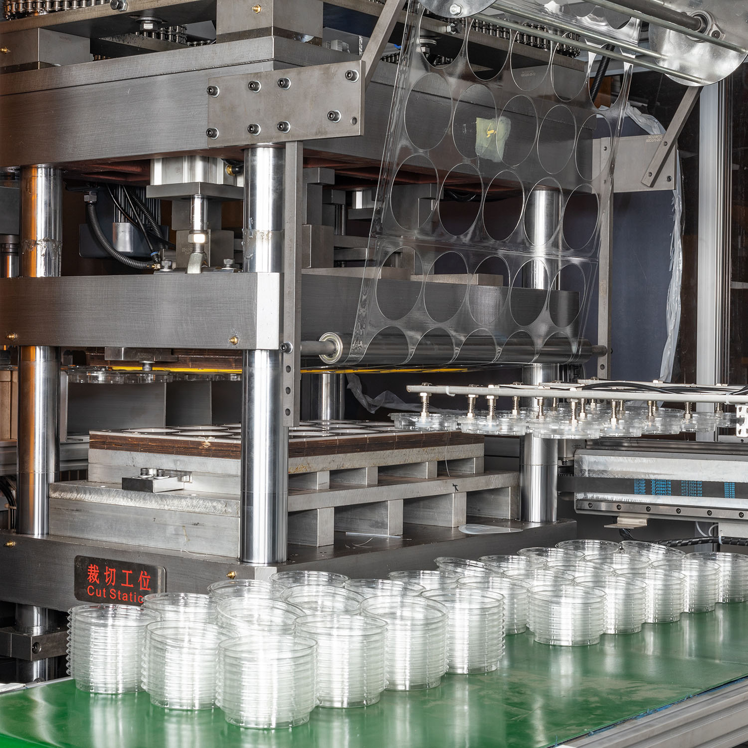 Hộp vỏ s&ograve; bằng nhựa ho&agrave;n to&agrave;n tự động M&aacute;y &eacute;p n&oacute;ng nắp thực phẩm